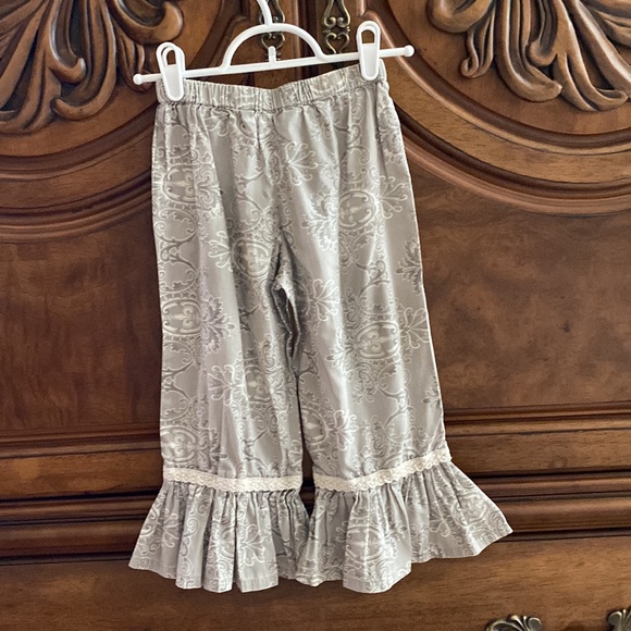 Mustard Pie “Kashmir” Gray Ruffled Cropped Pants in Girls Size 7 - Picture 3 of 4